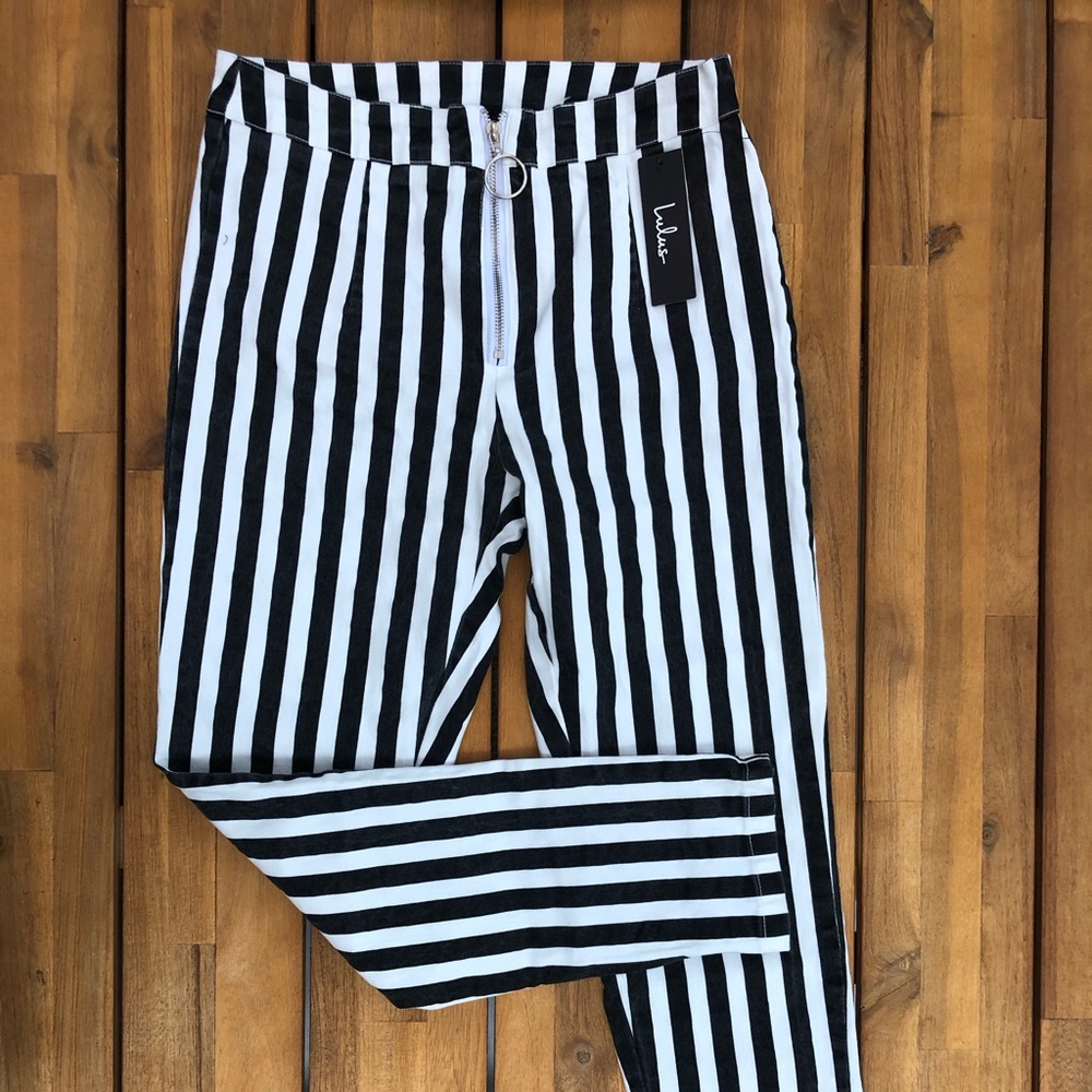 Black and White Striped Skinny Cropped Pants